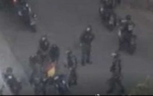 Venezuela, uomo gambizzato in strada durante proteste anti-Maduro FOTO3