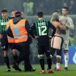 Sassuolo-Juventus, invasore di campo abbraccia Ronaldo6