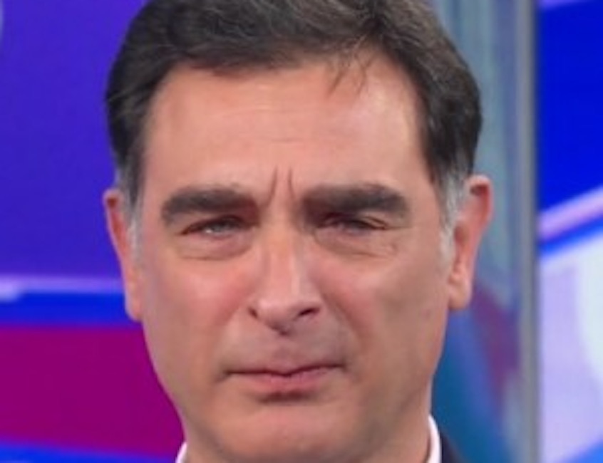 La Vita in Diretta, Tiberio Timperi scoppia in lacrime: Francesca Fialdini lo bacia davanti a tutti