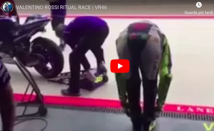 YouTube, Valentino Rossi compie 40 anni: ecco i suoi rituali pre gara