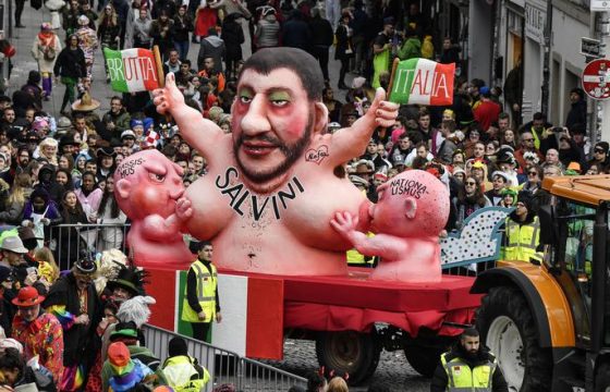 Salvini allatta Razzismo e Nazionalismo1