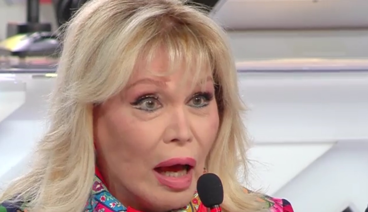 Sanremo Young, Amanda Lear: "Laura Pausini stona...". Scoppia la polemica