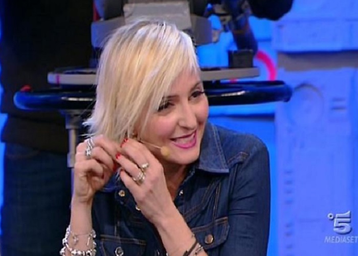 Amici 18, gaffe di Veronica Peparini con Maria De Filippi. Il microfono era acceso...