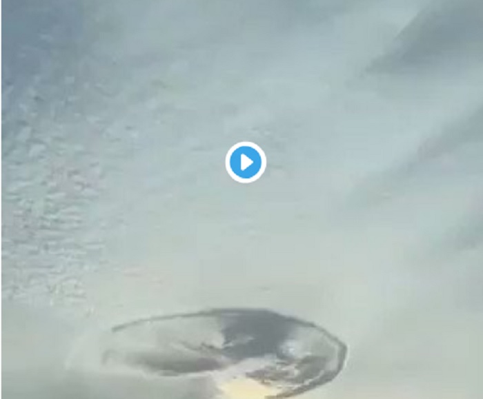 Emirati Arabi, lo strano buco nel cielo ad Al Ain