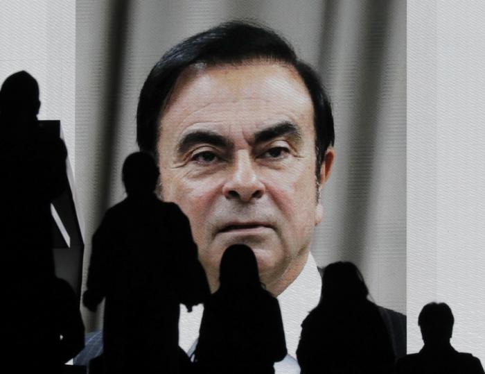 Giappone, Carlos Ghosn (Renault) libero su cauzione: ha pagato 8 milioni di euro