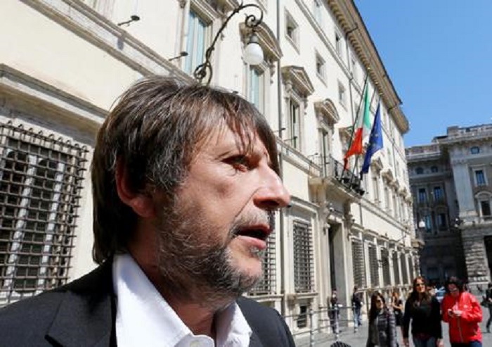 Luca Casarini, chi è il capo missione della nave Ong Mare Jonio al largo di Lampedusa con 49 migranti