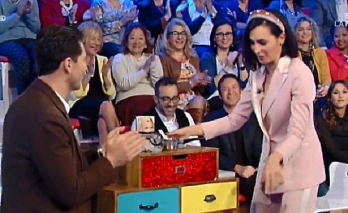 Vieni da Me, Caterina Balivo e la gaffe in diretta con Luca Capuano su il Paradiso delle Signore