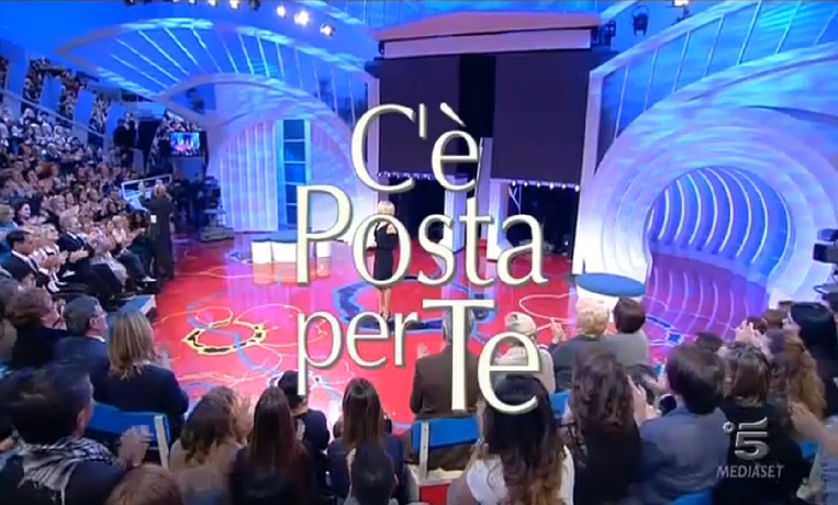 C'è Posta per Te, le anticipazioni, Julia Roberts, le storie e la diretta