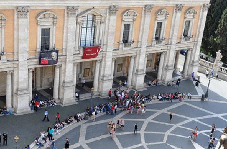 Roma, al bar in orario lavoro: licenziata e poi reintegrata. Avrà stipendi pregressi (foto d'archivio Ansa)