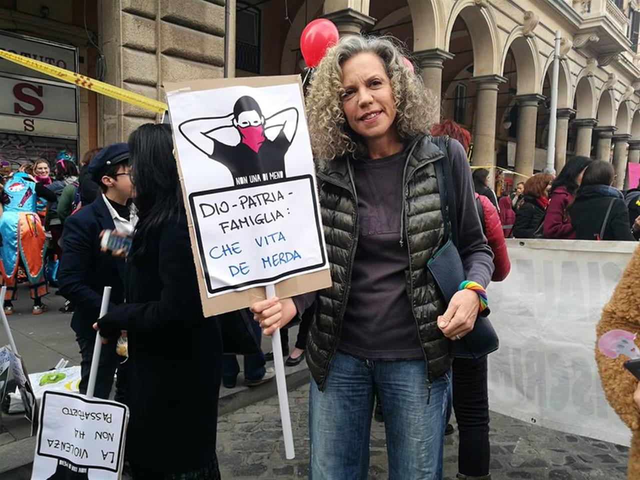 cirinnà cartello dio, patria, famiglia