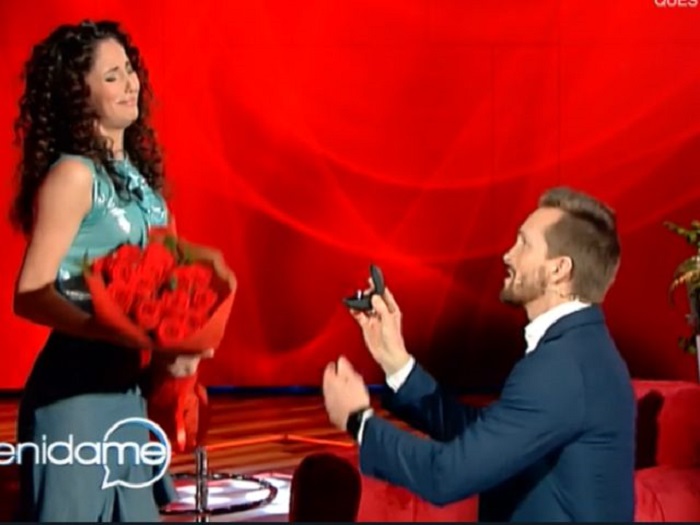 Vieni da me, proposta di matrimonio in diretta tv: commozione in diretta