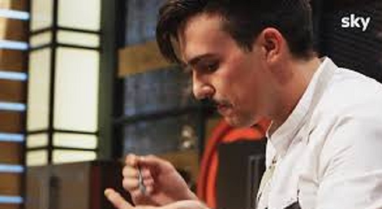 MasterChef 8, Gilberto Neirotti in lacrime parla della madre: "Da quando mio padre è morto..."