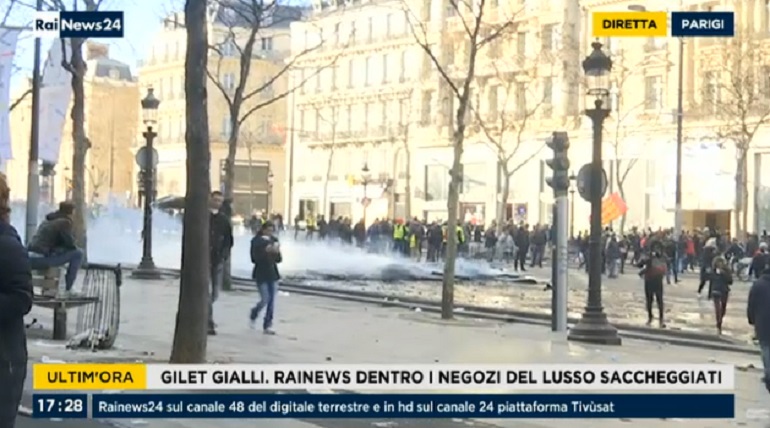 Gilet Gialli: Iam Sabbah, l'inviata di Rai News insultata in diretta: "Vaff..."