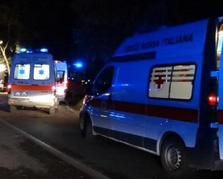 Guidonia, genitori lo rimproverano per gli spinelli: 17enne si getta dal quarto piano e muore (foto d'archivio Ansa)