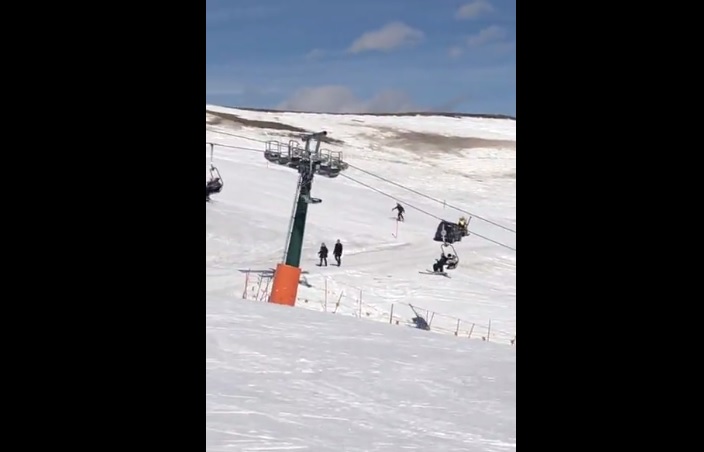 A 91 anni con la jeep in mezzo alla pista da sci: "Volevo andare al ristorante"