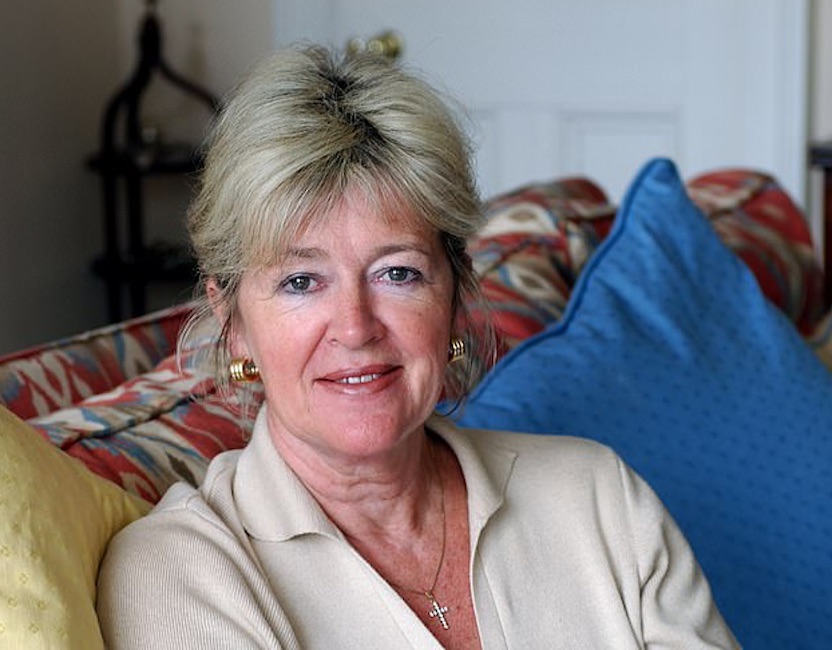 Joe Foley scopre che l'ex marito è morto leggendo il giornale: erano divorziati da 20 anni