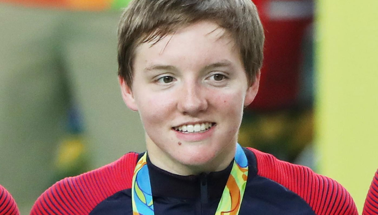 Ciclismo, Kelly Catlin suicida a 23 anni: era stata tre volte campionessa del mondo Usa