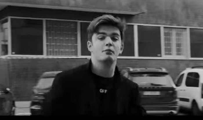 Larus, il figlio di Ignazio La Russa fa trap e canta "Sono tutto fatto". Il padre: "Se lo becco con la droga..."