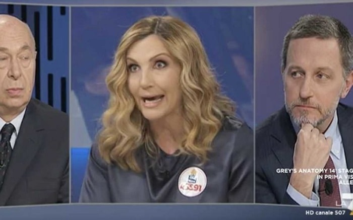 Lorella Cuccarini la più informata degli italiani: "Non si votava da 10 anni"