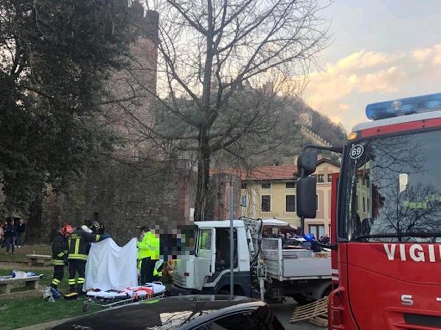 Marostica, gamba amputata al bimbo di 14 mesi investito da un camionista. La folla voleva linciarlo