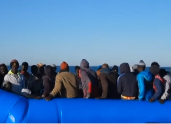 Migranti, nave Mare Jonio ne salva 49 a largo della costa libica2