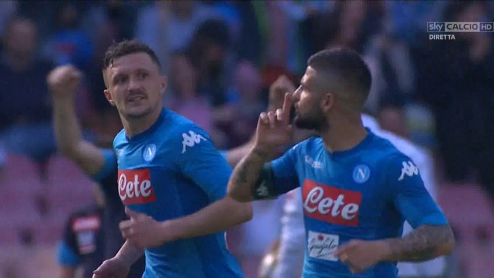 Napoli, Insigne verso l'addio: piace al Psg. In cambio arrivano Lozano e Fares?