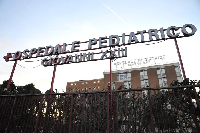 Bari. Beve succo di frutta al bar ma era soda caustica: ricoverato bimbo di 5 anni