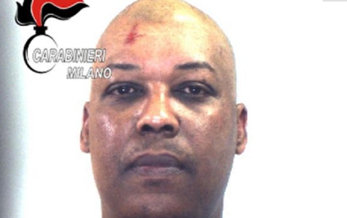 Ousseynou Sy fa il pazzo che sente voci, ma chi dice sento le voci non è pazzo