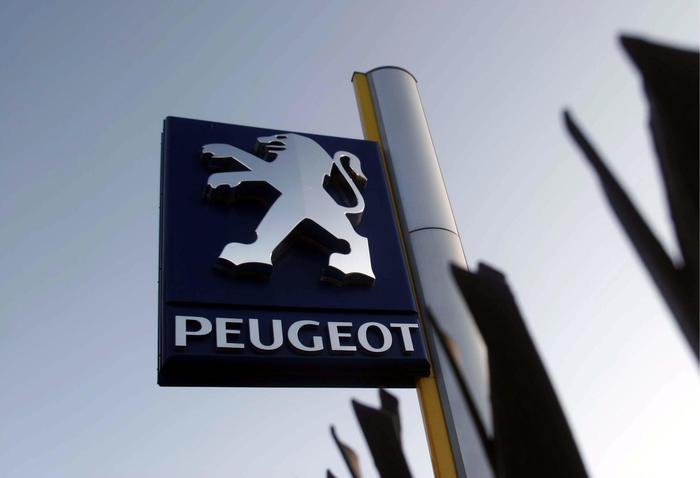 Peugeot apre all'acquisizione: "Con Fca i pianeti potrebbero allinearsi"