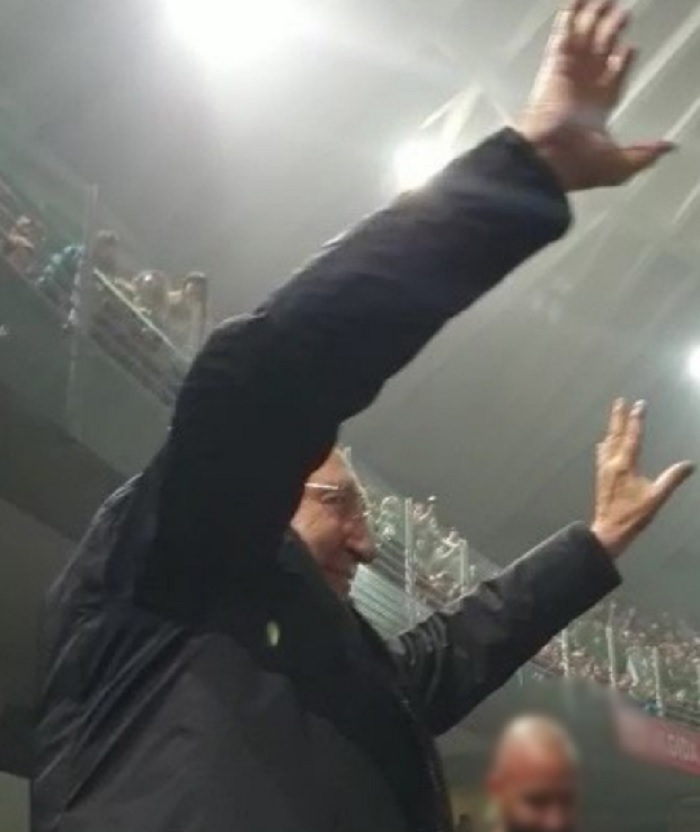 Pippo Baudo vera superstar al concerto di Eros Ramazzotti a Roma