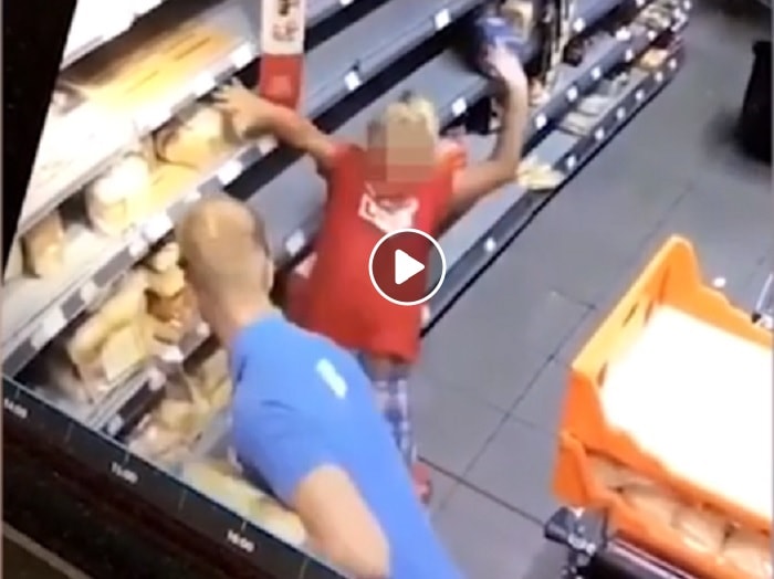 Il dipendente del supermercato se la prende col ragazzino: il motivo è assurdo