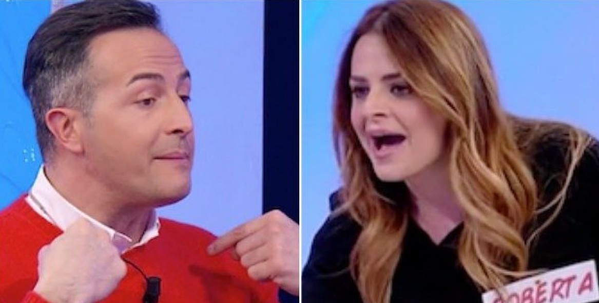 Uomini e Donne, Roberta Padua e Riccardo Guarnieri lite furiosa. Lei gli molla uno schiaffo: "Fai schifo"