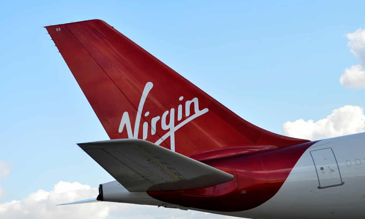 Malori a bordo: aereo Virgin in quarantena. Passeggeri tornavano da una crociera