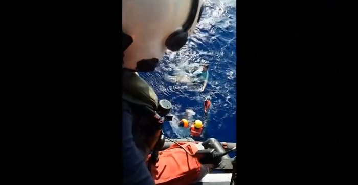 nuova zelanda yacht jeans salvagente