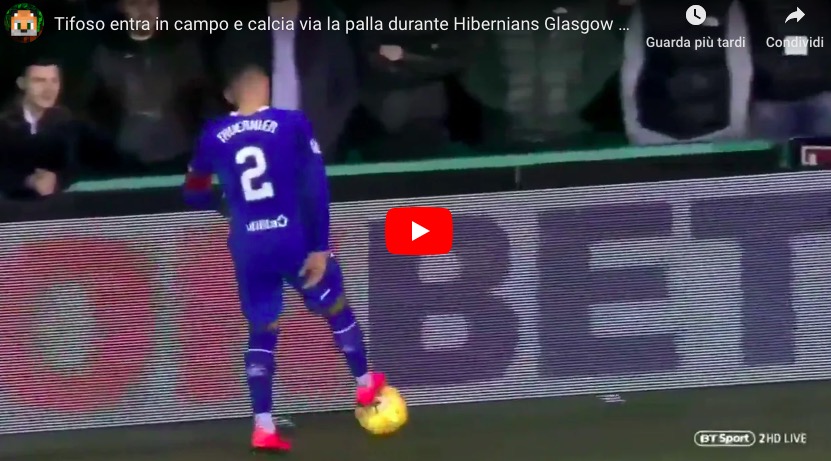 Tifoso entra in campo e calcia via la palla durante Hibernians-Rangers: Tavernier lo affronta a muso duro, poi viene arrestato