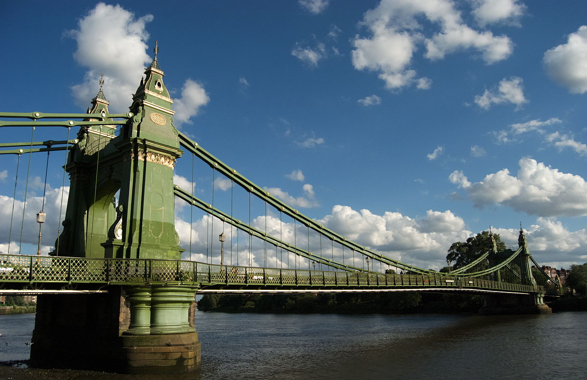 Hammesmith Bridge, il ponte di Brooklyn di Londra