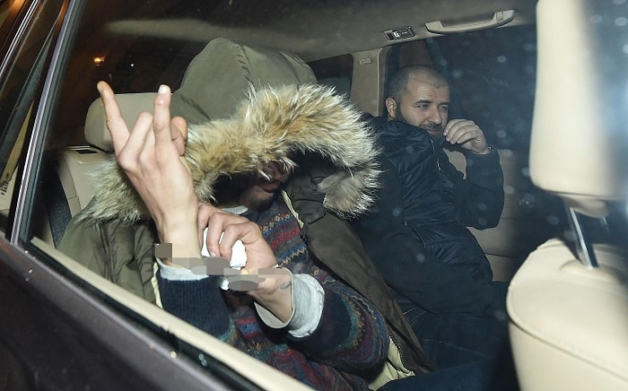 Said Machaouat fa le corna dopo l'arresto per l'omicidio di Stefano Leo6