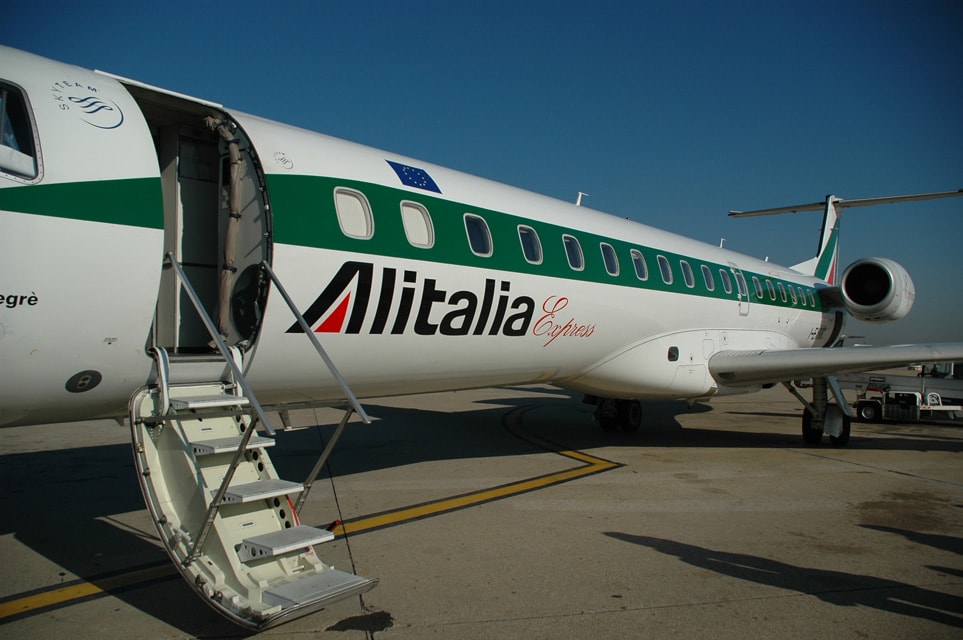 Alitalia pubblica, la pagheremo con le bollette della luce?