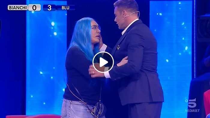 Amici, Ricky Martin attacca Loredana Bertè: "Il bullismo no". Lei si infuria e...