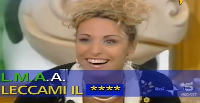 Striscia la Notizia, quando Antonella Clerici cantò in diretta: "Leccami il..."