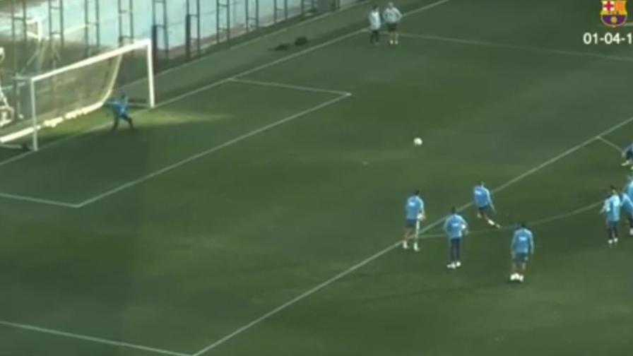 Kevin Prince Boateng, la sua punizione durante l'allenamento del Barcellona fa discutere: VIDEO