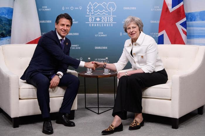 Brexit, eclissi totale dell'Italia: con la May trattano Macron e Merkel, Conte obliterato