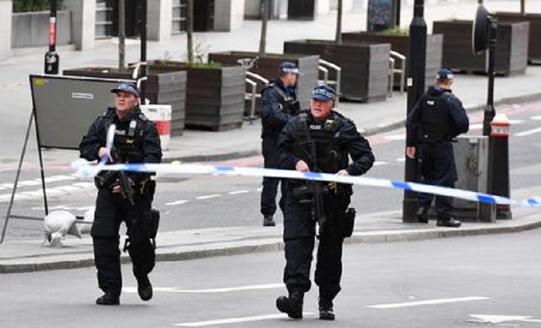 Londra, ritrovati due cadaveri di donne in un congelatore: arrestate due persone (foto d'archivio Ansa)