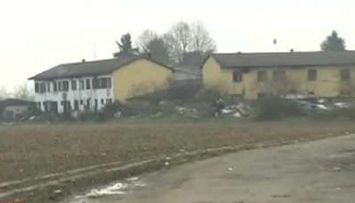 Sant'Angelo Lodigiano, rissa e spari tra rom: 2 feriti. Sassate e sprangate contro giornalisti