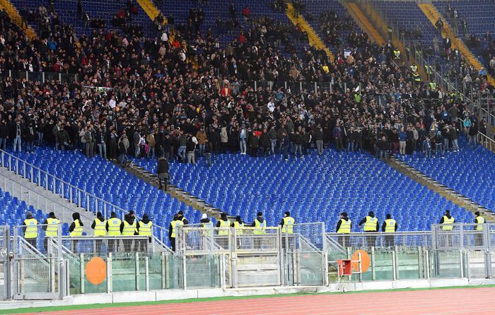 Cori razzisti, la Curva Nord della Lazio chiusa un turno con la condizionale
