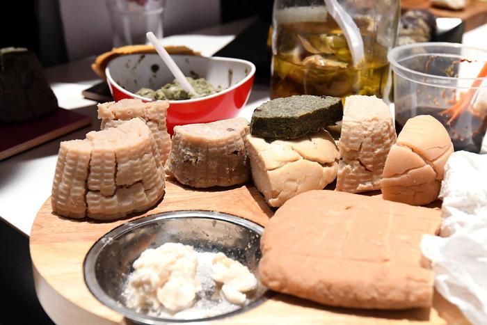 Trump, minaccia la Ue con dazi per 11 mld $: nel mirino Prosecco, Pecorino, olio...