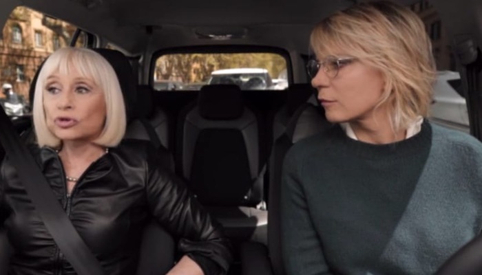 A raccontare comincia tu, Maria De Filippi e il tradimento con Maurizio Costanzo: "Lei alzò la cornetta e.."