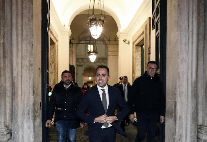 Banche, niente accordo nel governo sui rimborsi ai risparmiatori. Braccio di ferro M5s-Tria