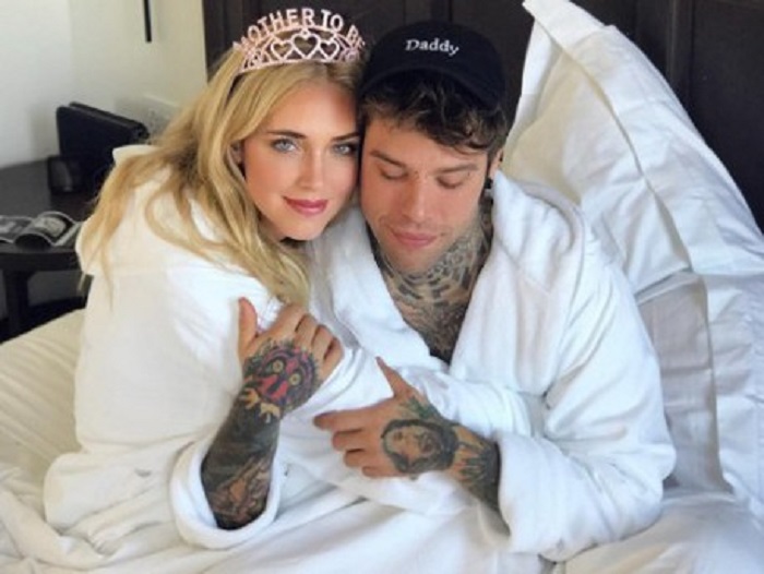 Chiara Ferragni e Fedez senza Leone in Polinesia "per non perdere i soldi"
