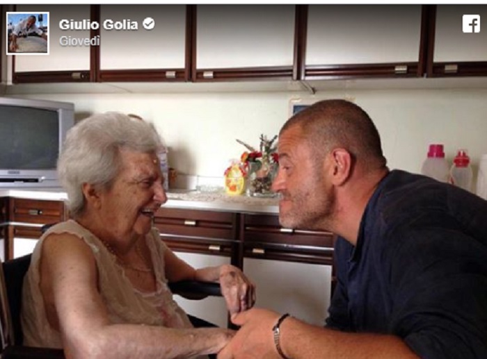 Le Iene, Giulio Golia dopo la morte della madre: "Grazie a chi mi è stato vicino"